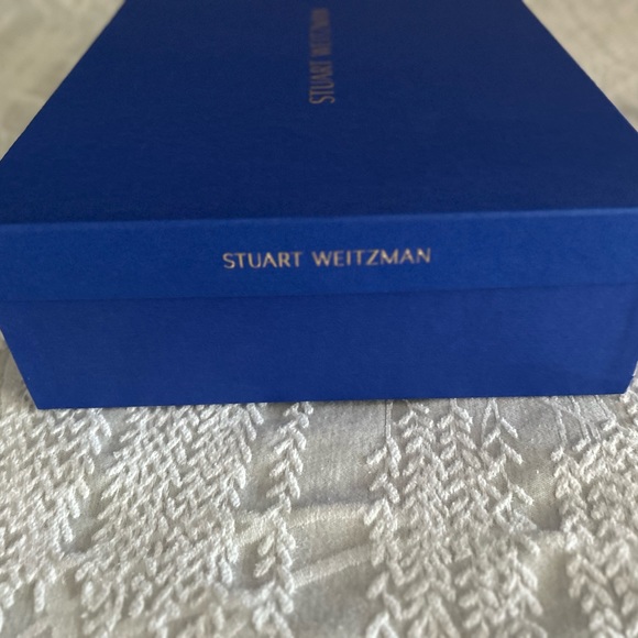 Stuart Weitzman Large Box 12” W X 16 1/2” - Picture 6 of 13